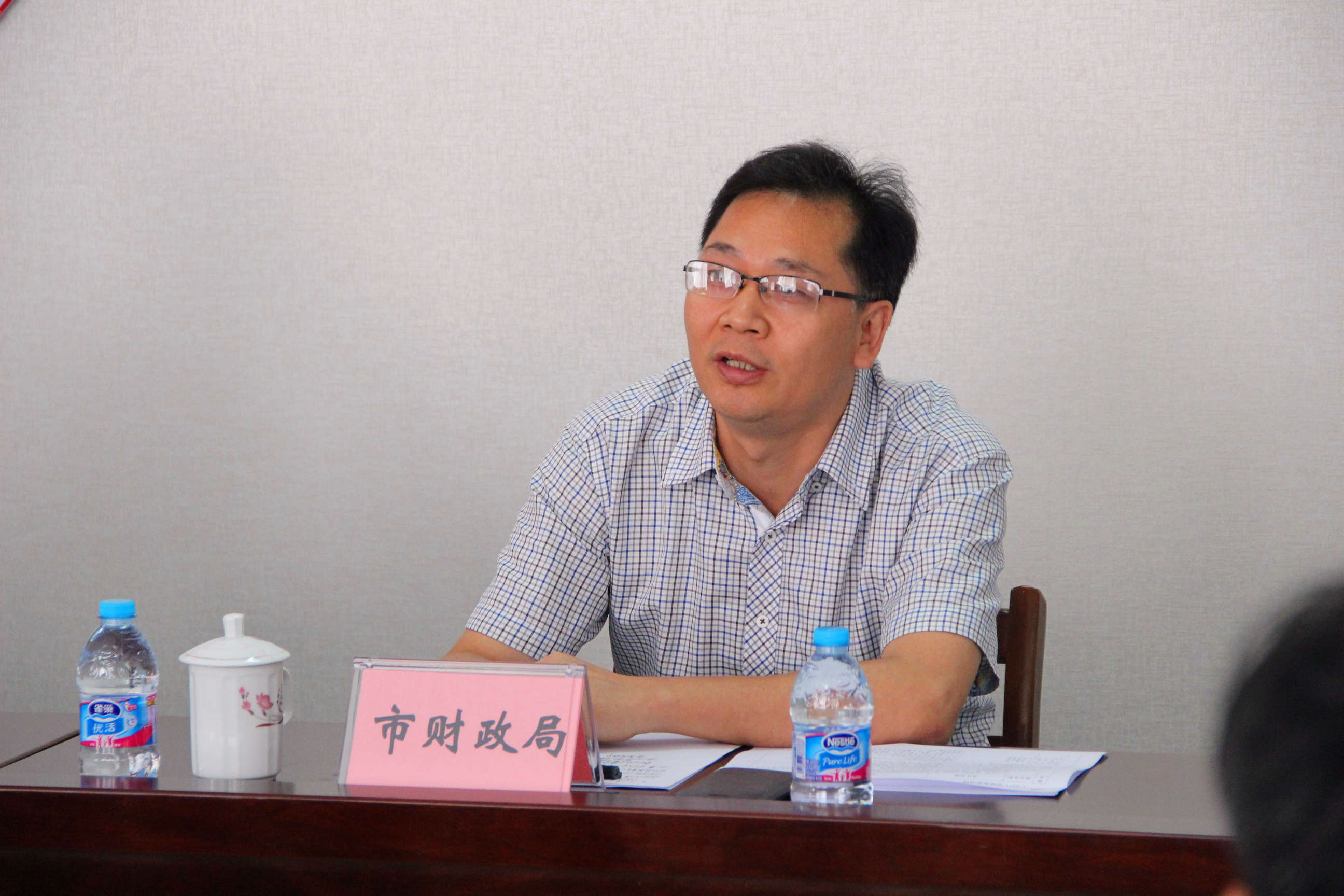 市政府副市长马少华来二中进行校园建设升级改造调研