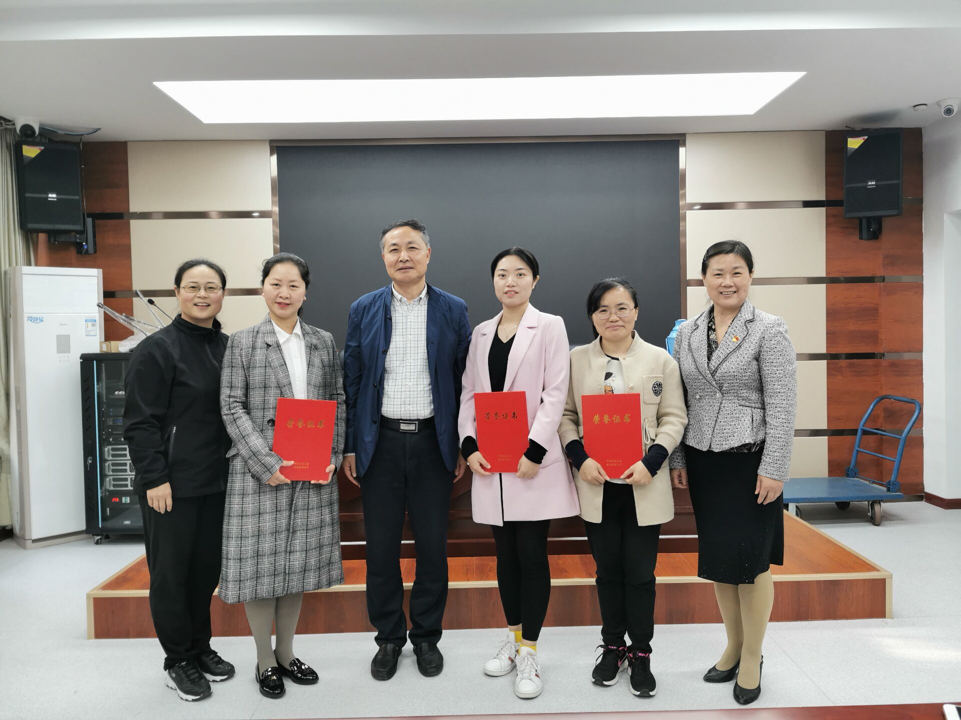 (撰稿人:朱凌燕 审核人:毕小红)