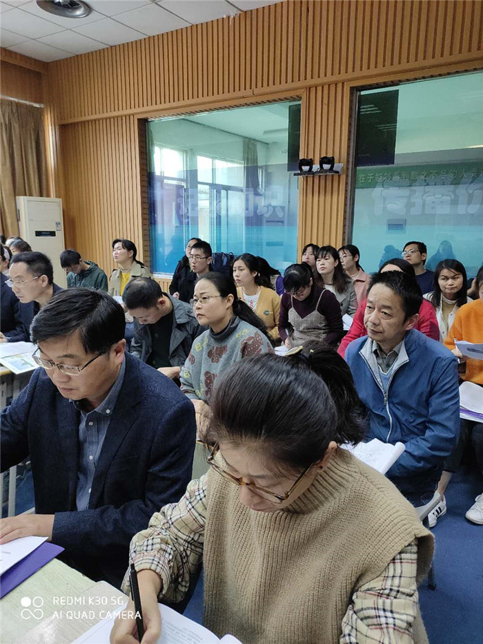 最后,马鞍山二中外国语分校朱毅峰老师,和县一中温泉老师,红星中学蒋