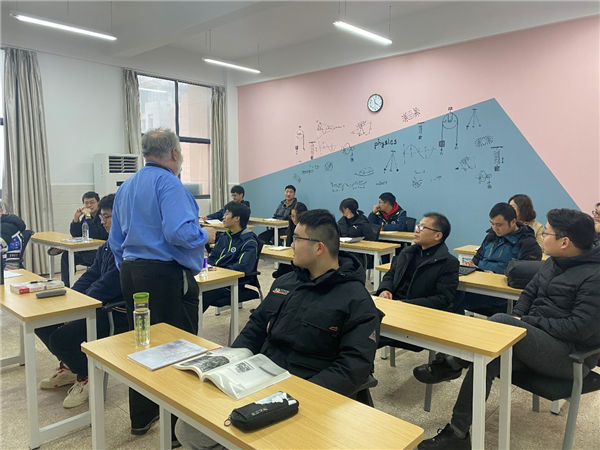打破学科边界 促进文化交流——马鞍山二中国际处与数学教研组开展