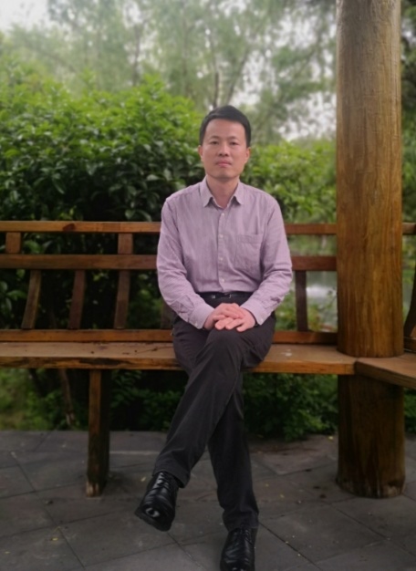刘向兵.jpg